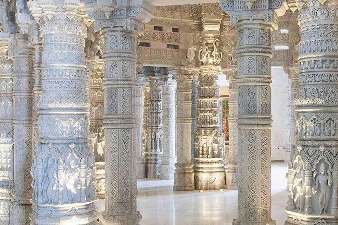 Akshardham Temple Tour Exhibition, Light & Water Show with Transfers - Who Should Consider This Tour?
