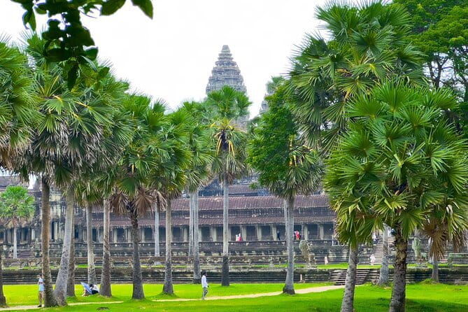 Angkor Wat 2 Days and a Half Temples & Tonle Sap-Small Group Tour - Who Should Consider This Tour?