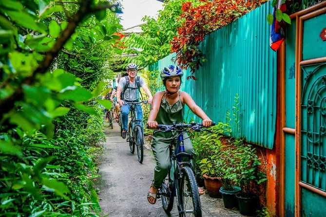 Bangkok: Backstreets and Temple Historic Bike Tour - Authenticity & Cultural Experience