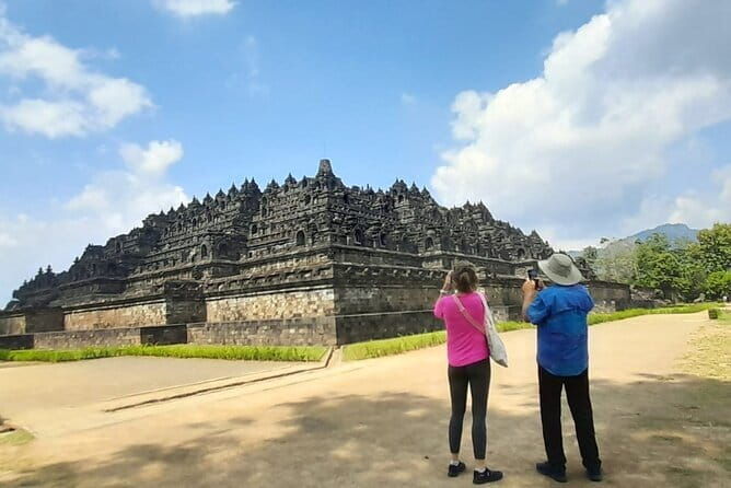 Borobudur Sunrise From Setumbu Hill, Prambanan Tour and Transport - FAQ