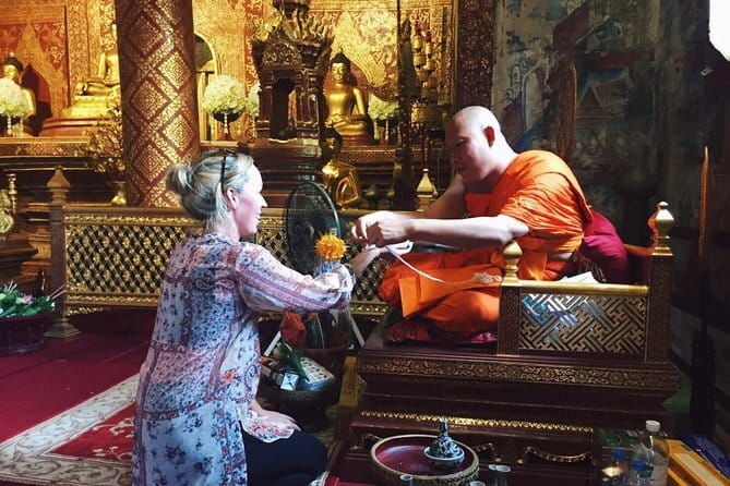 Chiang Mai Temples and Market Tuk Tuk Night Tour - FAQ
