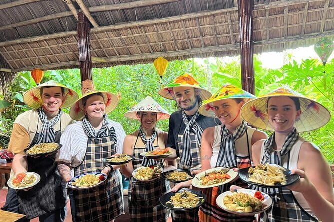 Cooking Class with Tra Que Eco Farm & Local Market Discovery - Authentic Insights from Reviews