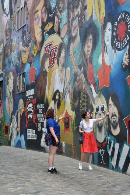 Customizable walking tour with local photographer - FAQ