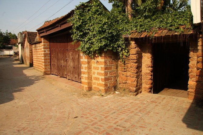 Duong Lam Ancient Village Private Tour: Ancient Vestage, Fortress - FAQ