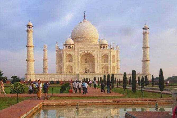 From Delhi: Taj Mahal, Agra Fort & Baby Taj Same Day Tour by Car - FAQ