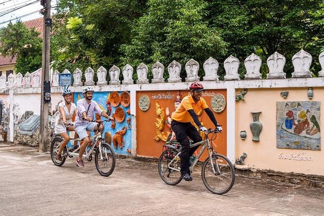 Full Day Cycling tour to Sukhothai Historical Park - End of Tour: Wat Si Chum & Return