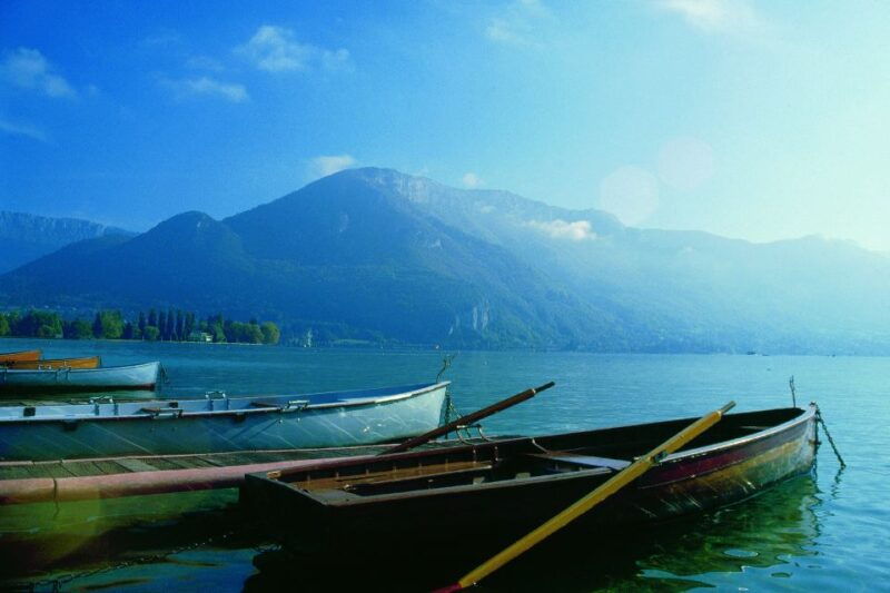 Geneva: Annecy, the Venice of the Alps and Geneva City Tour - FAQ