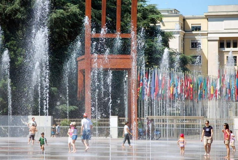 Geneva: Open-Top Sightseeing Bus Tour - FAQ