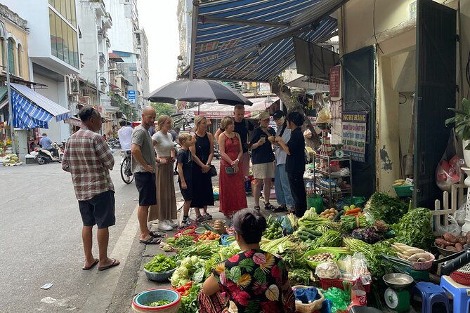 Hanoi Cooking Class Learning 5 Dishes including Banh Xeo - Atmosphere and Group Size