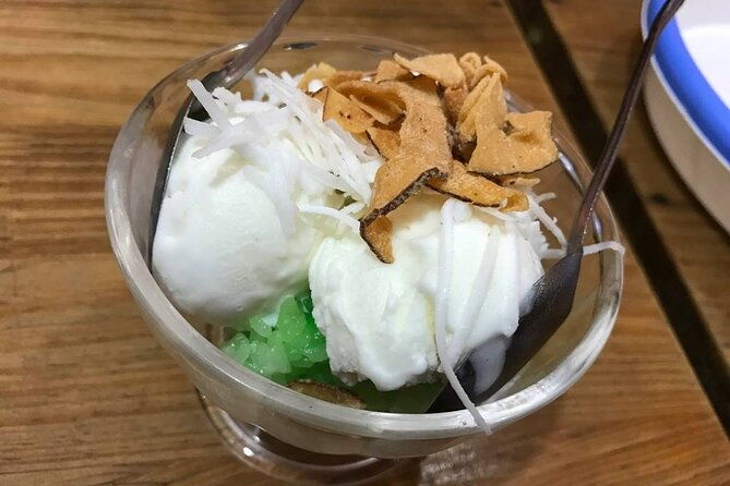 Hanoi Street Food Adventure: Train Street & Local Delights - FAQ
