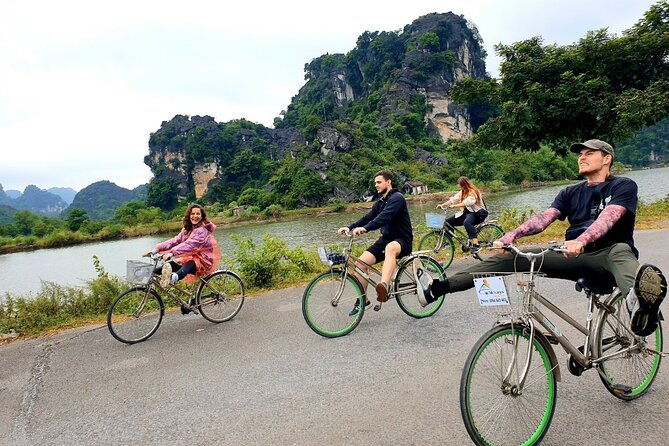 Highlight Ninh Binh Full Day Tour Tam Coc Boat, Mua Cave, Hoa Lu - FAQ