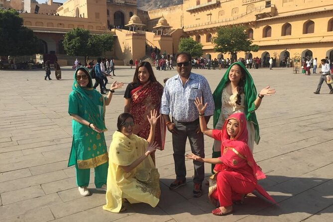 Jaipur City Day Trip from Delhi with Buffet Lunch - FAQs