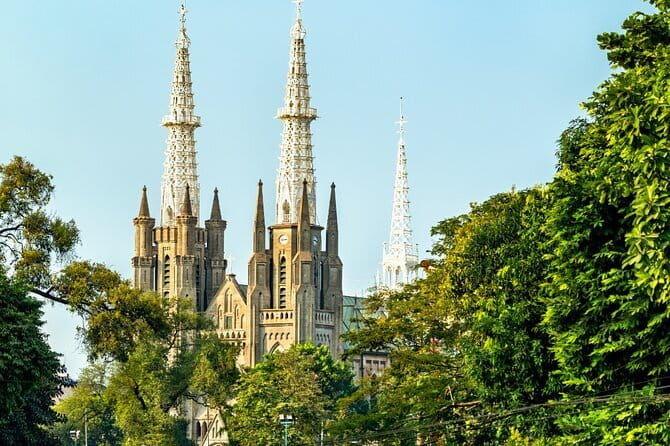Jakarta Highlight Places with Multilingual Guide - Who Should Book This Tour?