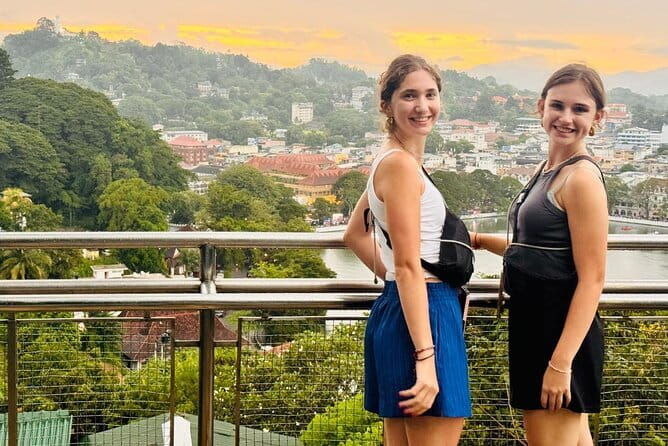 Kandy City Tour with Ambuluwawa by Tuk Tuk - Who Should Consider This Tour?
