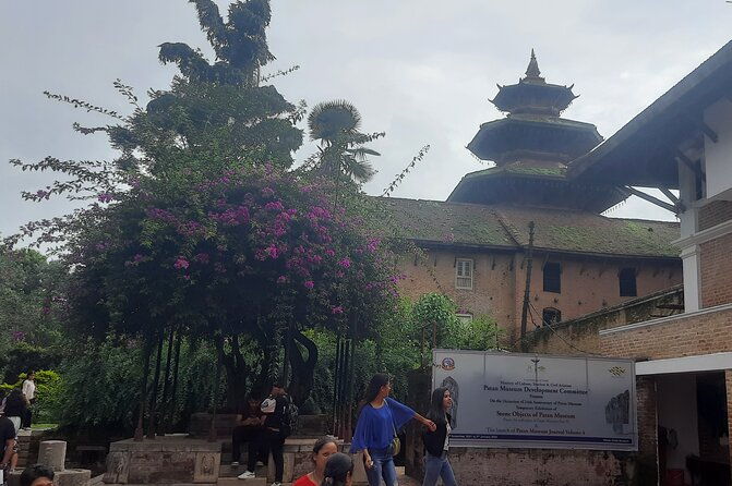 Kathmandu Valley Day Tour: 2 or 4 UNESCO Heritage Sites Option - FAQs