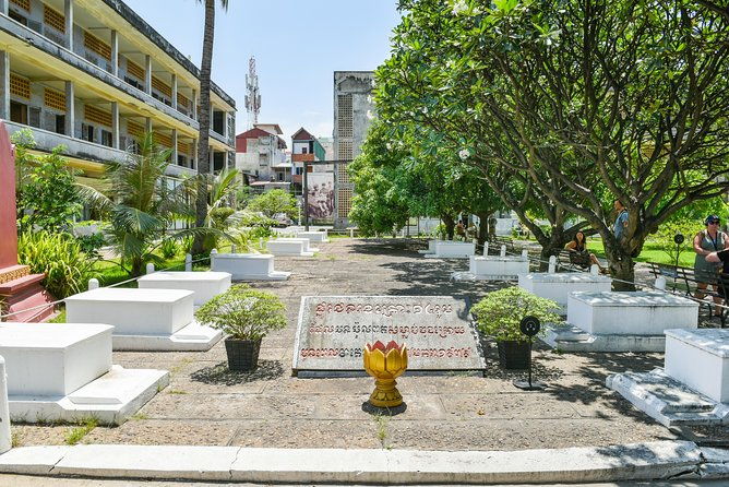 Killing Fields and Prison S21 Bus Tour - Who Should Consider This Tour?