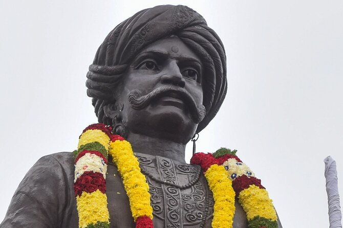Lalbagh+Bull Temple+Tipu Palace+Market+Lunch=Bangalore City Tour - FAQs