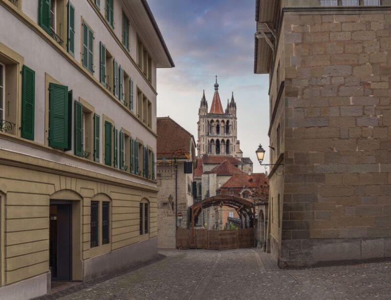 Lausanne: Express Walk with a Local in 60 minutes - FAQ
