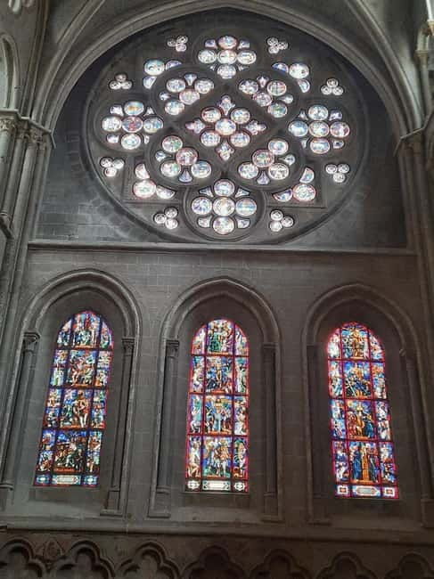 Lausanne: Walking Tour with Chocolate Tastings & Metro - Group Size, Duration, and Value