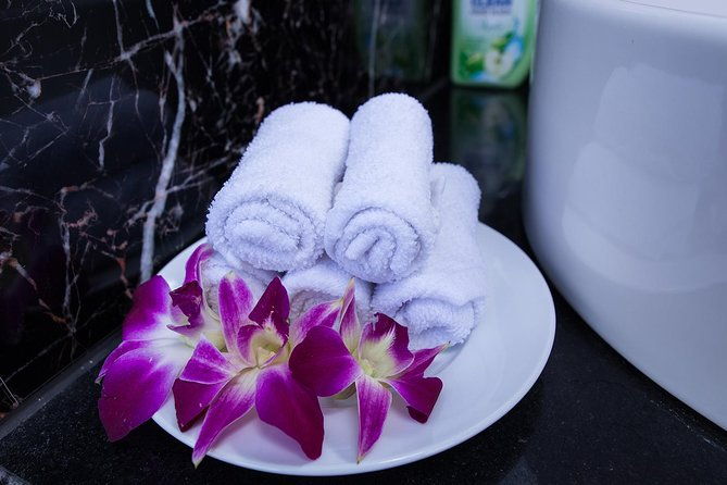 Luxury Halong Bay 1 Day on Cruises From Hanoi with Bus & Lunch - FAQ  