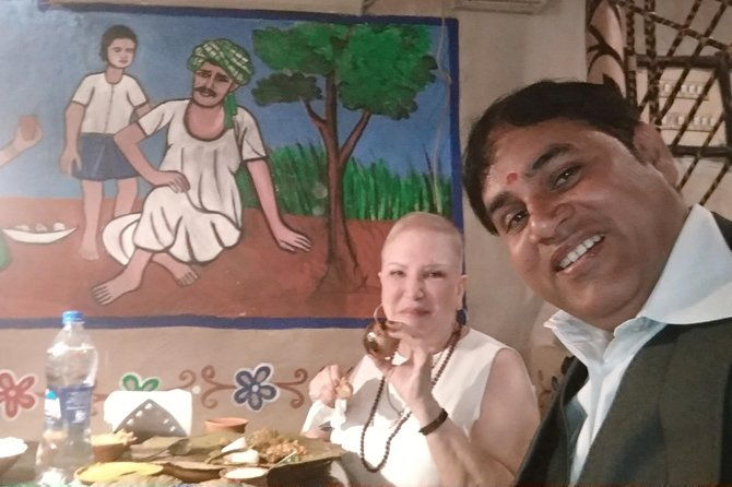 Morning boat and old city tour with official tour guide in varanasi - FAQ