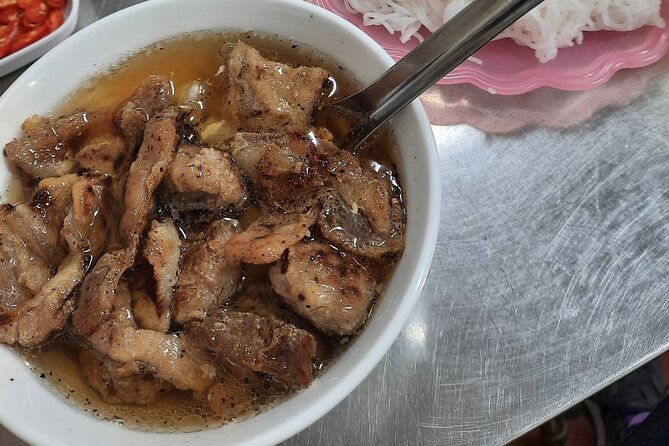 No Diet Club - Local food tour in Hanoi with many tastings ! - Who Should Consider This Tour?