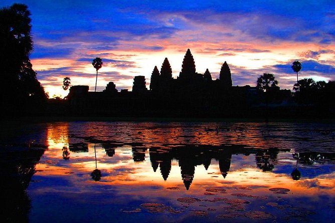 One Day tour with sunrise in car with A/C or Van & Guide. - The Guide: The Heart of the Experience