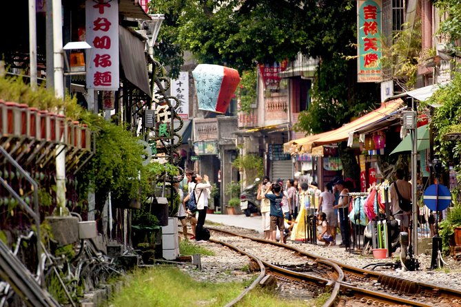 Private Jiufen & Pingxi Day Tour with English-Speaking Guide - Who Should Book This Tour?
