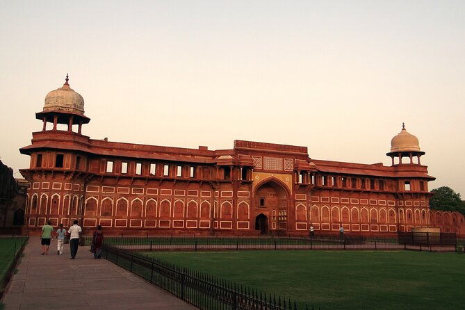 Private Taj Mahal and Mathura tour from Delhi to by car - FAQ