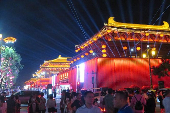 Private Xian Night & Food Tour by Tuk Tuk and Public Transportation - The Experience: Atmosphere, Views, and Nightlife