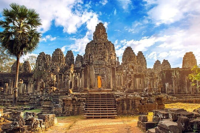 Siem Reap: 3-Day Angkor Wat and Tonle Sap Lake Tour - The Experience of the Guides and Logistics