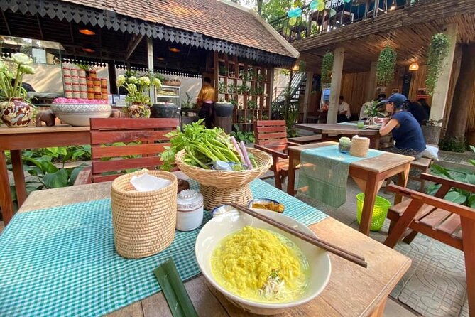 Siem Reap Evening Food Tour - Inclusive 5 stops Local Tastings - Stop 3: Local Restaurant and Phum Num Banh Chok