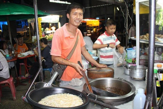 Small-Group Chiang Mai Evening Street Food Tour - Food & Beverage Inclusions