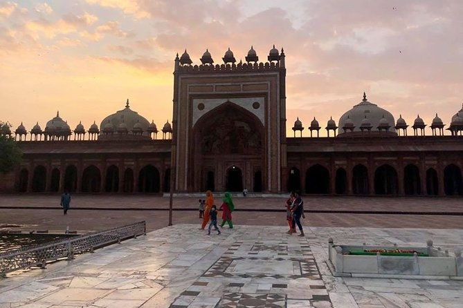 Taj Mahal Day Tour with Fatehpur Sikri From Delhi - FAQ