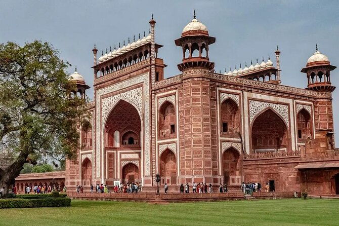 Taj Mahal Tour by India's Fastest Train from Delhi - FAQ