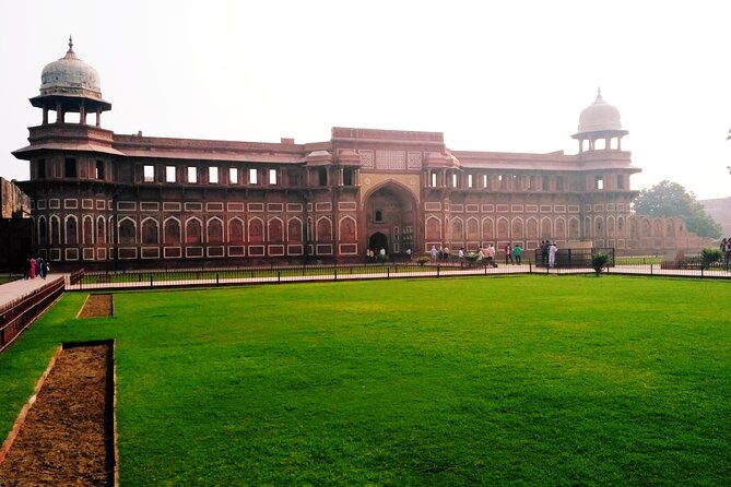 Taj Mahal,Agra fort and Baby Taj tour from Delhi by Express train - What Past Travelers Say