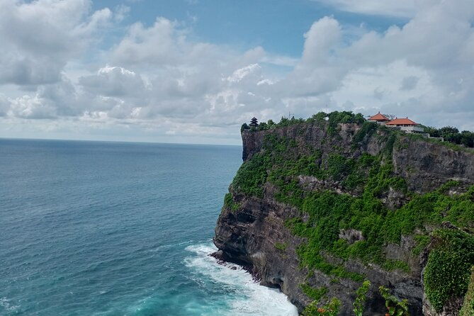 Tanah Lot and Uluwatu Temple Private Guided Tour - Who Should Consider This Tour?