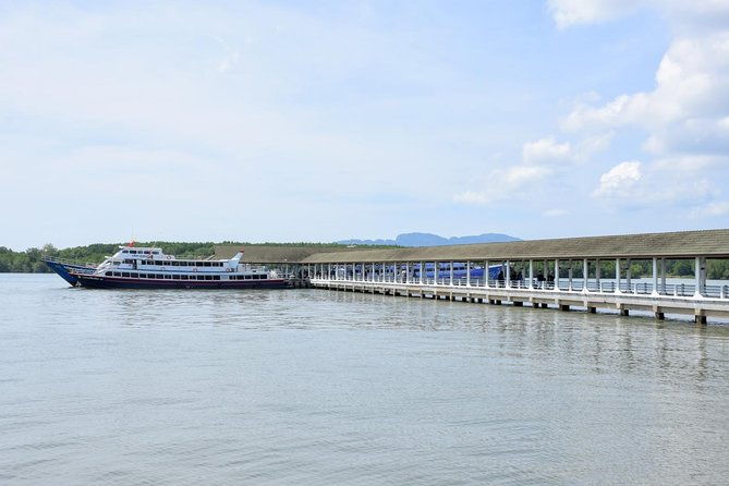Travel from Koh Phi Phi to Krabi by Ferry/Speedboat - Comparing Value and Comfort