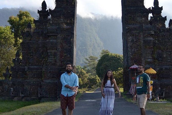 Ulun Danu Temple, Handara Gate, Wanagiri And Banyu Mala Waterfall - FAQ