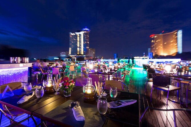 Wonderful Pearl: Bangkok's Dinner Night Cruise - Scenic Highlights: Landmark Passes