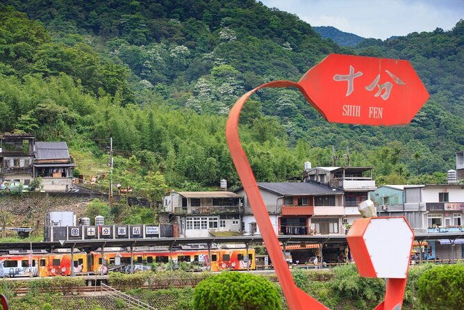 Yehliu, Jiufen & Shifen Private Tour from Taipei with Pickup - The Sum Up