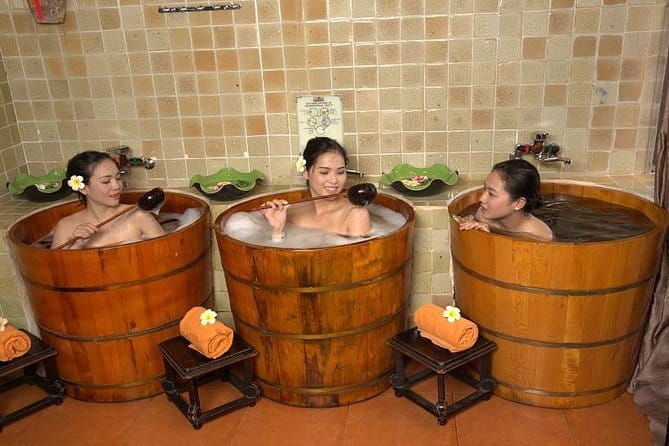 4-Hand Full Body Massage in Da Nang - FAQs