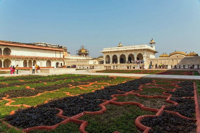 Agra,Taj Mahal with Fatehpur Sikri Day Trip from Delhi includes Guide - FAQ