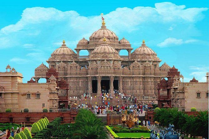 Akshardham Temple Tour Exhibition, Light & Water Show with Transfers - FAQs