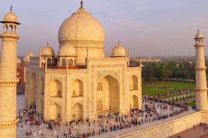 All Inclusive Taj Mahal, Agra Fort or Baby Taj Tour by SUV Car - Return Journey: Relaxing Drive Back to Delhi