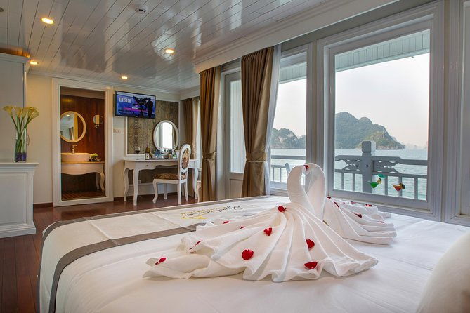 Bai Tu Long Bay Luxury Cruise 2D/1N: Visit Bai Tu Long bay & pristine places - The Sum Up