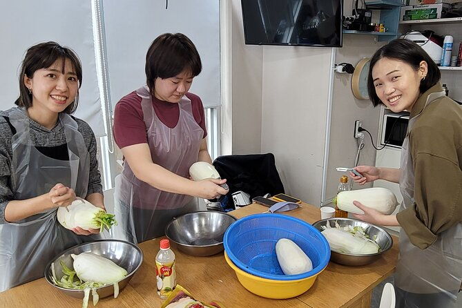 Busan Kkakdugi(Korean radish Kimchi) class with various options - Practical Details and Tips