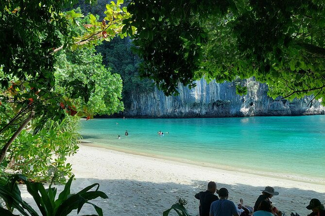 - Comfortable boat for cruising in Phang Nga Bay - The "Must-Do"! - FAQ