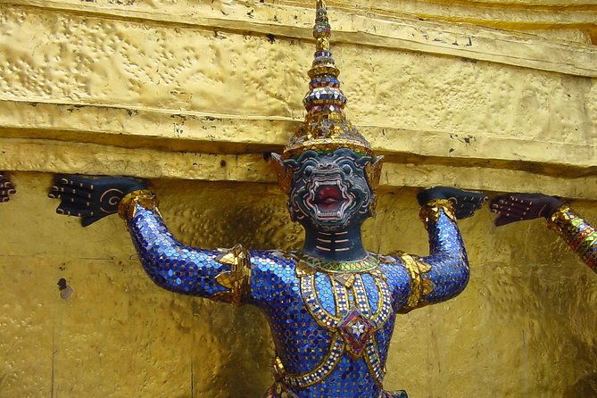 Damnern Saduak Floating Market, Grand Palace and Wat Phra Keo Tour from Bangkok - Practical Tips and Considerations