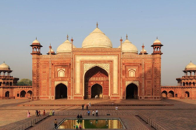 Enchanting Taj Mahal Same Day Tour by Gatiman Train From Delhi - Lunch at The Salt Cafe and the Baby Taj